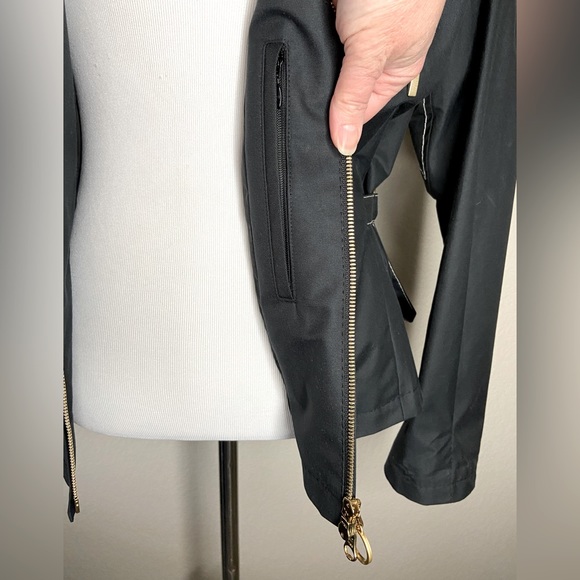 Escada jacket, never worn, black with gold details, super stylish! - Picture 10 of 11
